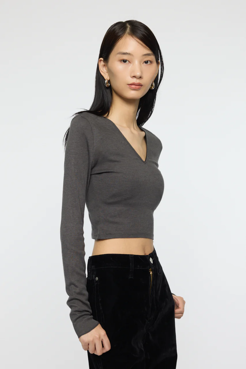 DEEP V CUP LONG SLEEVE TEE - Image 3