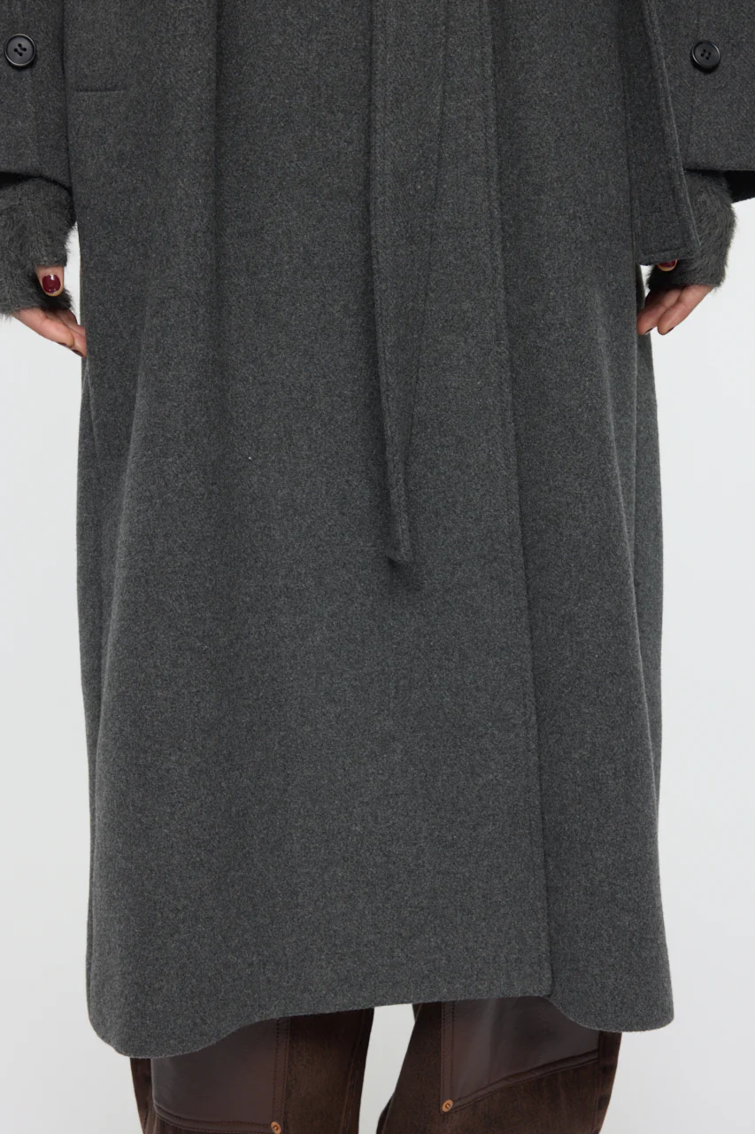 FORM SLEEVE LONG COAT - Image 11