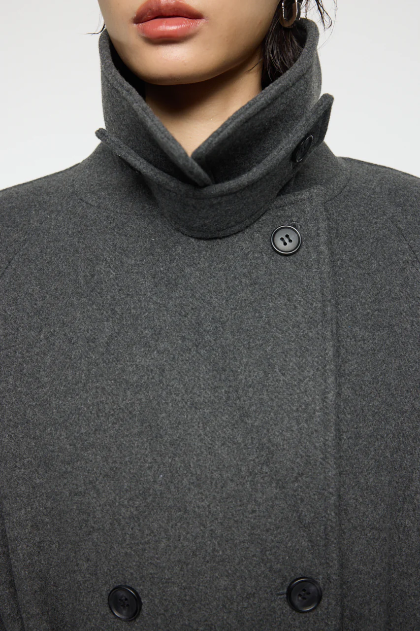 FORM SLEEVE LONG COAT - Image 7