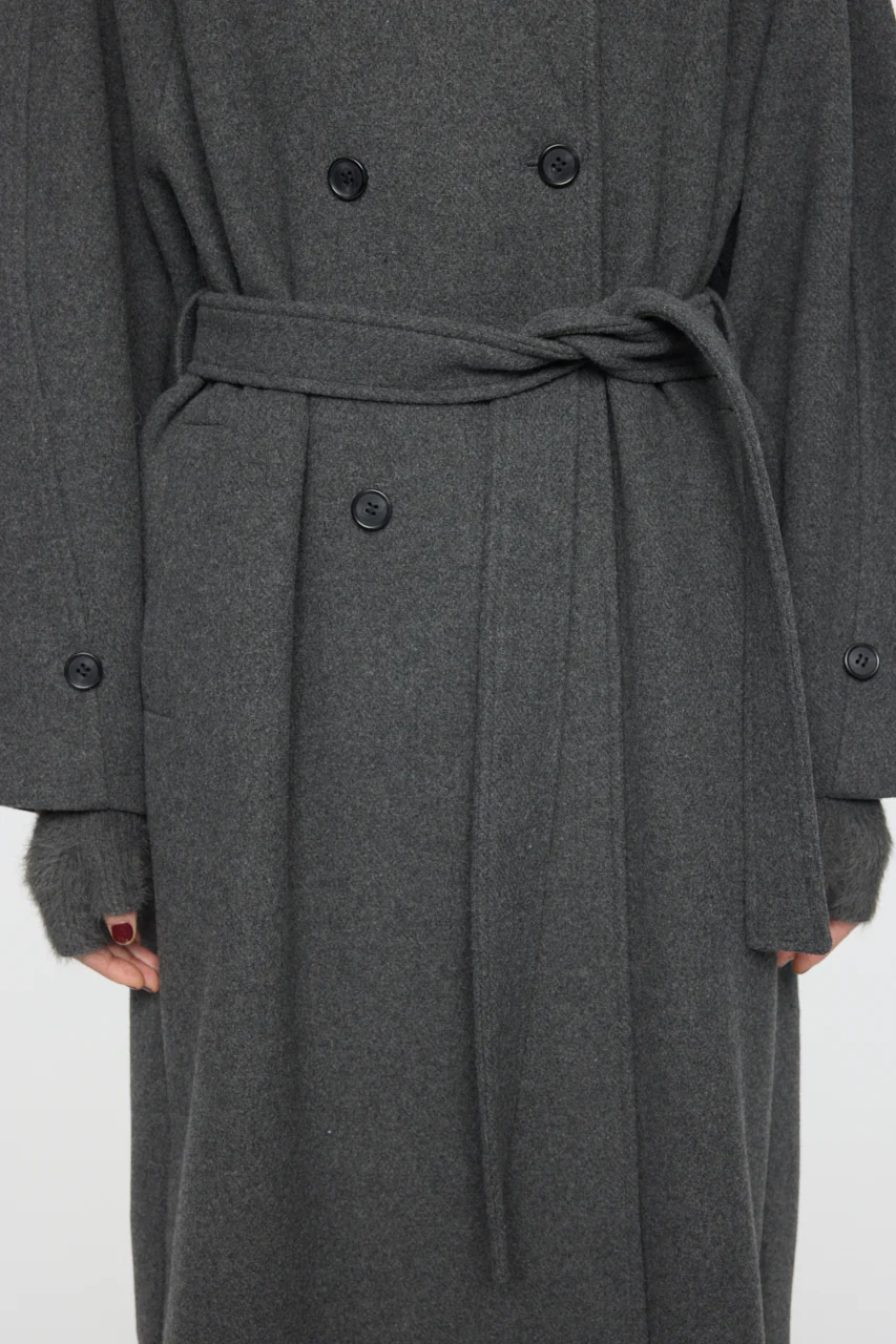 FORM SLEEVE LONG COAT - Image 8