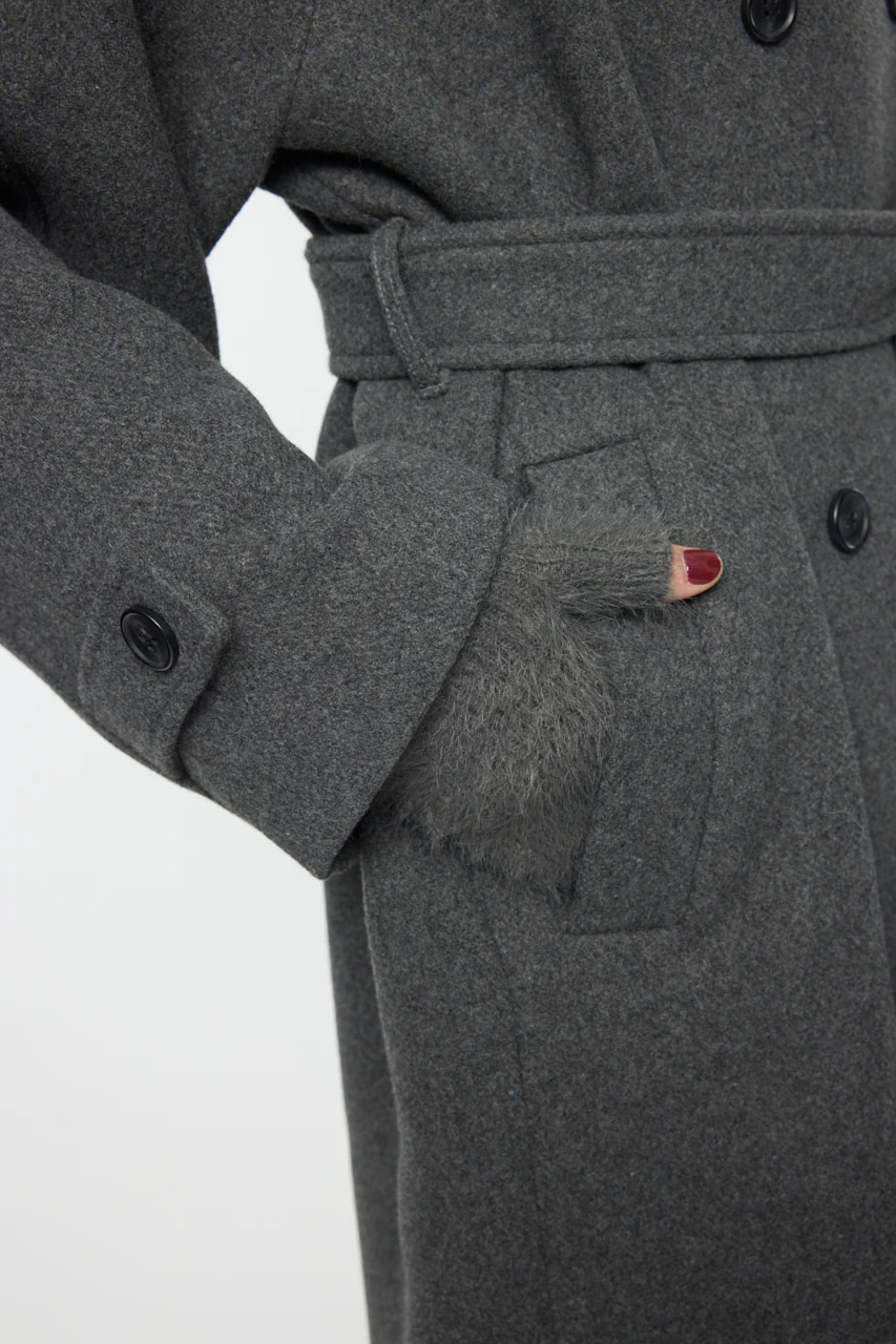 FORM SLEEVE LONG COAT - Image 9